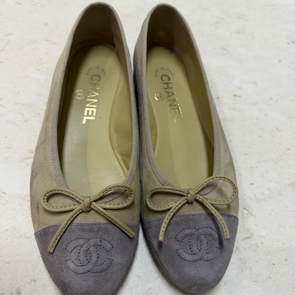Chanel Two-Tone Suede Ballet Flats in  Yellow and Gray Size 37